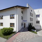 Superior Vantis Riverside 3*