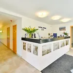 Hotel Superior Vantis Riverside