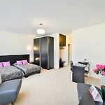 Hotel Superior Vantis Riverside 3*