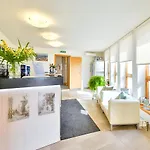 Superior Vantis Riverside Hotel 3*