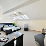 Superior Vantis Riverside 3*