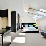 Superior Vantis Riverside Hotel 3*