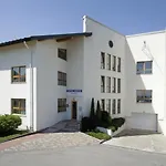 Superior Vantis Riverside Hotel