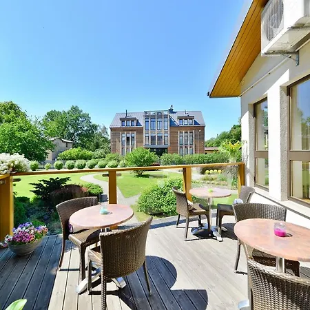 Superior Vantis Riverside 3*