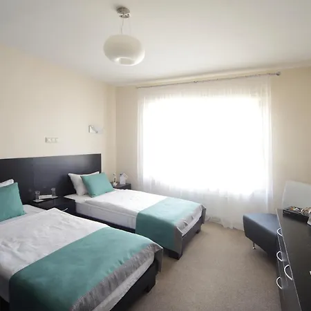 Superior Vantis Riverside 3*