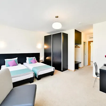 Superior Vantis Riverside Szálloda Riga