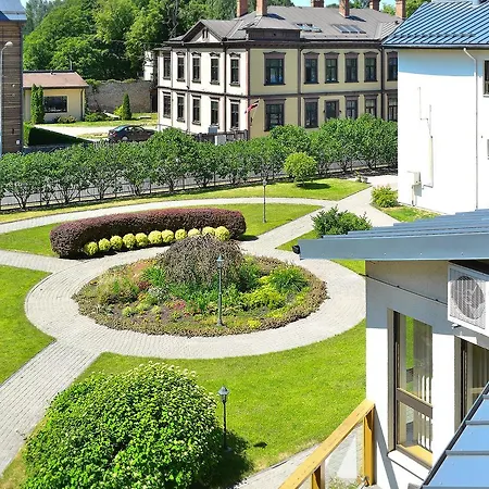 Superior Vantis Riverside 3*