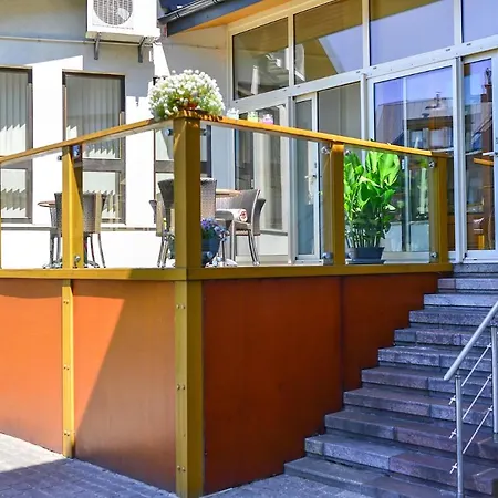 Superior Vantis Riverside 3*