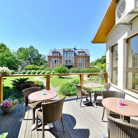 Superior Vantis Riverside 3*