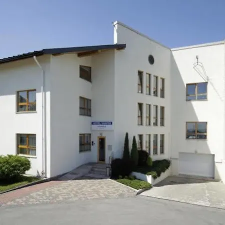 Superior Vantis Riverside Szálloda