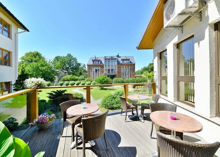 Superior Vantis Riverside 3*