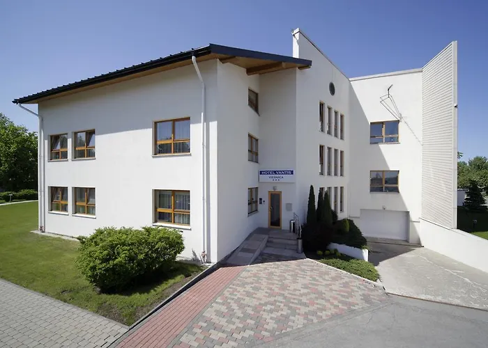 Superior Vantis Riverside 3*