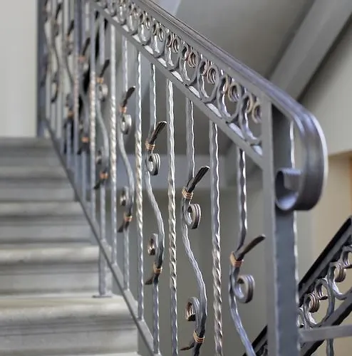 Superior Vantis Riverside Hotel 3*