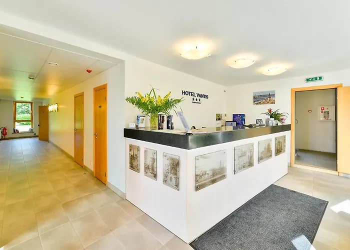 Hotel Superior Vantis Riverside