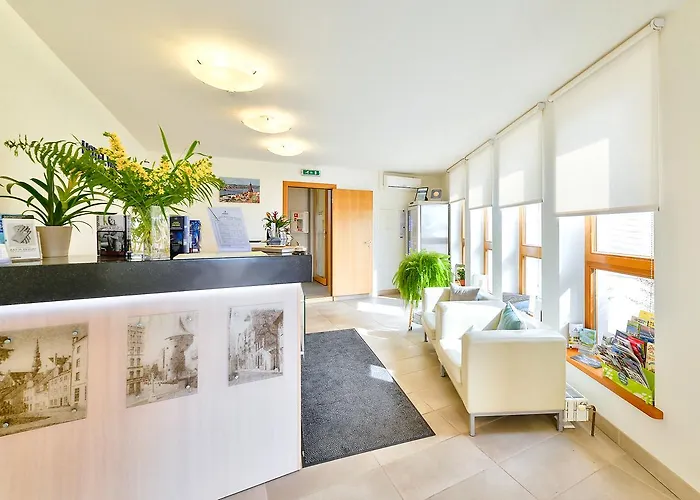 Superior Vantis Riverside Hotel 3*