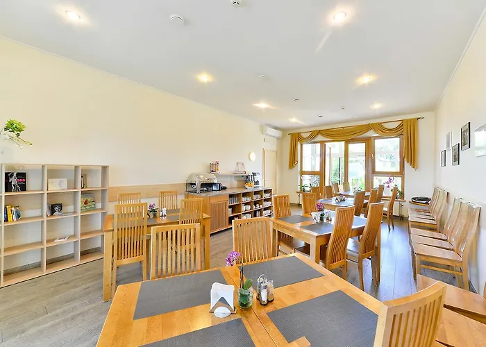 Superior Vantis Riverside