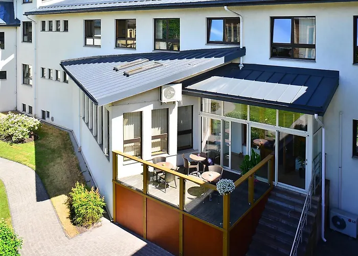 Superior Vantis Riverside Hotel 3*