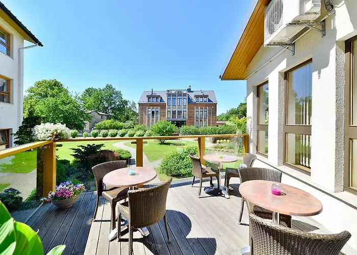 Superior Vantis Riverside 3*