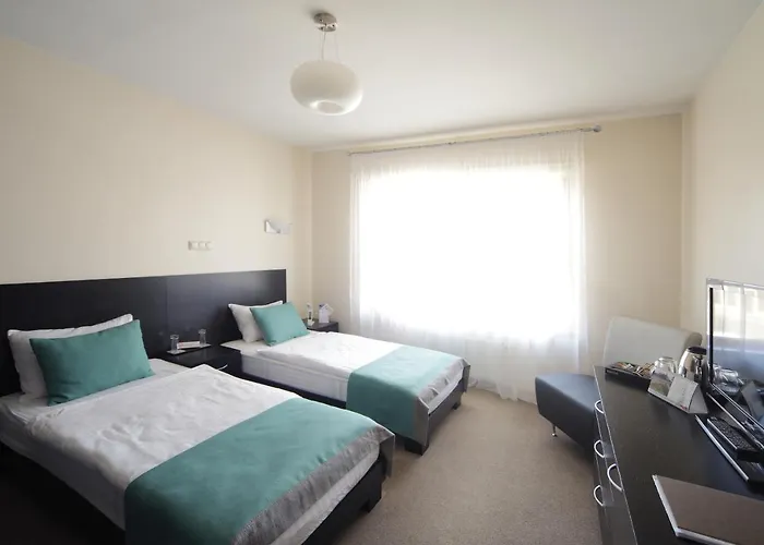 Superior Vantis Riverside 3*