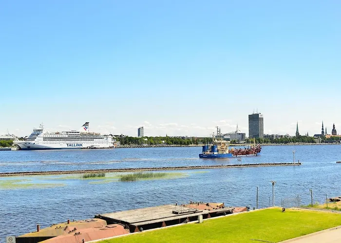 Superior Vantis Riverside 호텔 3*