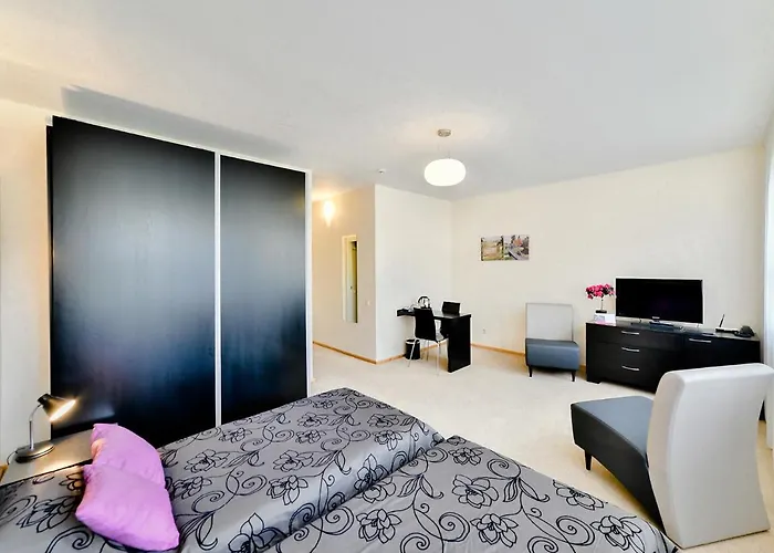 Superior Vantis Riverside 3*