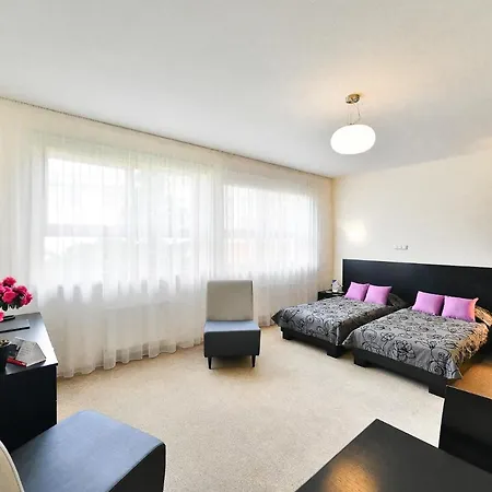 Superior Vantis Riverside ريغا