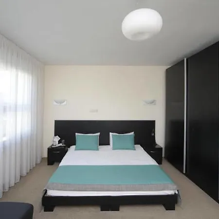 Superior Vantis Riverside 3* ريغا