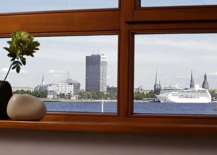 Hotel Superior Vantis Riverside